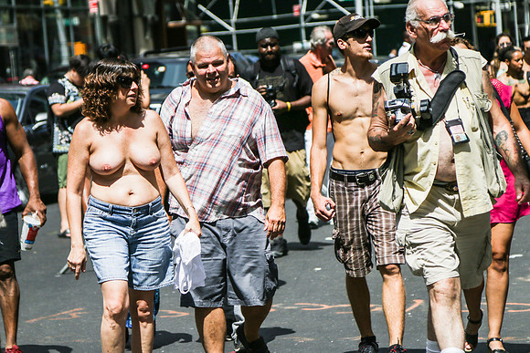 15-08-28 NY topless_335